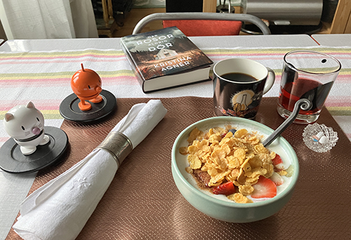 Måndagsfrukost med Hopptisarna o Där rosor aldrig dör fil