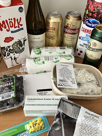 Mjölk vitt vin öl tranbärsdryck rondeller bär salva mellanrumsborste potatissallad kycklingspett kalkon