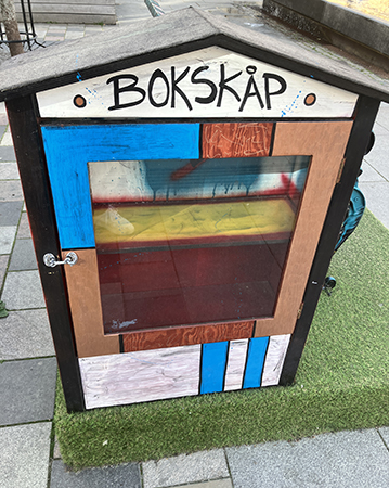 Tomt bokskåp på Stora torget Tomt bokskåp på Stora torget