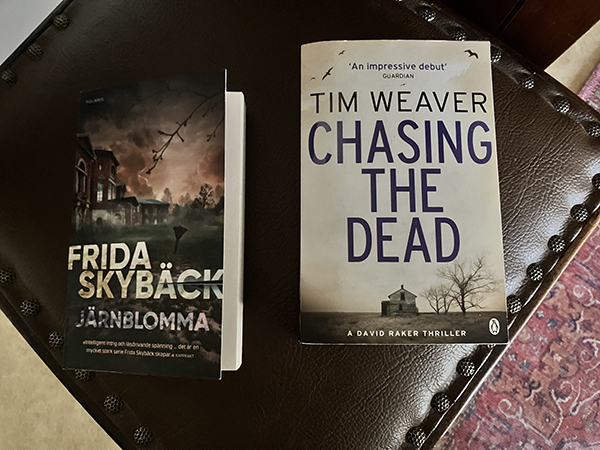 Böckerna Järnblomma och Chasing the dead