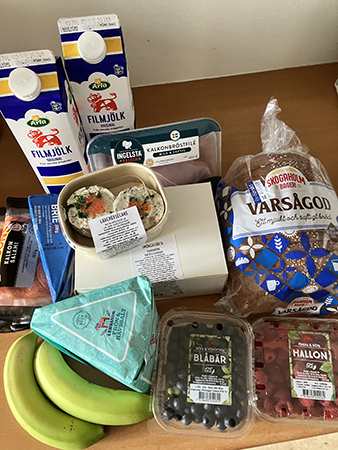 Fil kalkonfilé pålägg laxcheesecake smörgåstårta brie bananer bröd bär