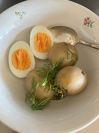 Kokt ägg och potatis