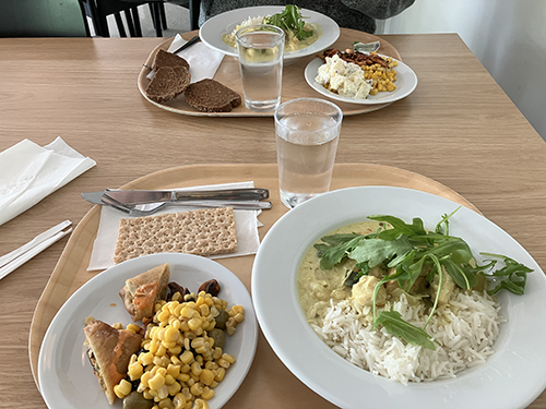 Kycklingcurry med ris med Stora A på Feiroz Kycklingcurry med ris med Stora A på Feiroz