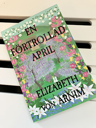 Nyöversättning av En förtrollad april av Elizabeth von Arnim