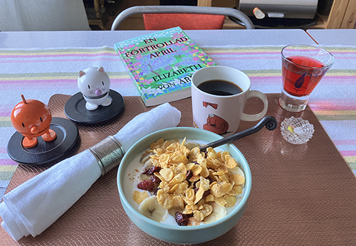 Onsdagsfrukost med fil bär Hopptisarna o En förtrollad april