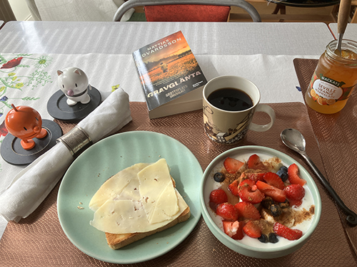 Söndagsfrukost med Hopptisarna o Gravglänta fil med bär