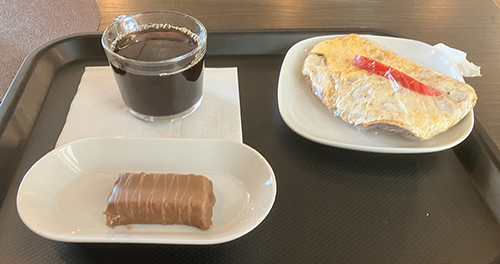 Äggmacka o kaka o kaffe på Thuns Äggmacka o kaka o kaffe på Thuns