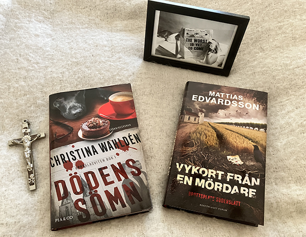 Böckerna Dödens sömn och Vykort från en mördare Böckerna Dödens sömn och Vykort från en mördare