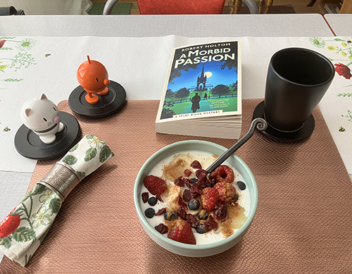 Frukostfil med bär Hopptisarna o A morbid passion