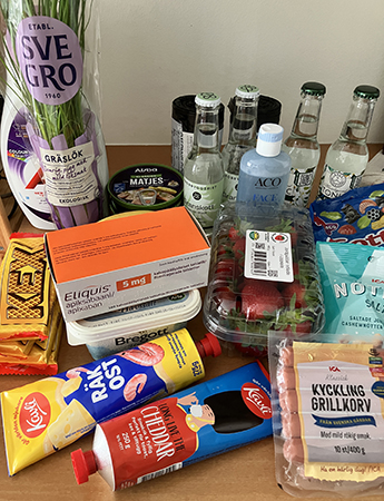 Gräslök sill tonic kexchoklad Bregott Eliquis ost kycklingkorv nötter gott o blandat bär soppåsar Gräslök sill tonic kexchoklad Bregott Eliquis ost kycklingkorv nötter gott o blandat bär soppåsar