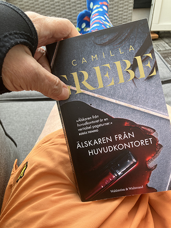 I balkongsoffan med Älskaren från huvudkontoret