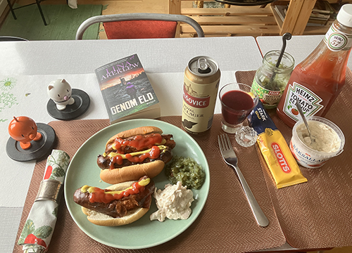 Kalkonchorizo med bröd räksallad och bostongurka öl Hopptisarna och Genom eld Kalkonchorizo med bröd räksallad och bostongurka öl Hopptisarna och Genom eld