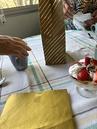 Kuvert och vinpåse hos IM