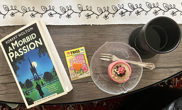 Söndagsfika med A morbid passion Trisslott och Noisette