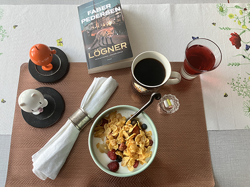 Torsdagsfrukost med Hopptisarna och Lögner Torsdagsfrukost med Hopptisarna och Lögner