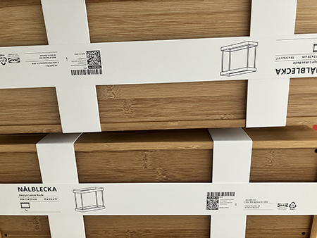 Två små hyllor Nålblecka från IKEA omonterade