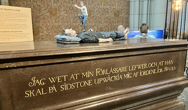 Utställning i Domkyrkan Sean Henry o två levande huvuden