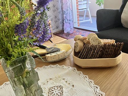 Vilda blommor ost och kex o knäcke hos IM