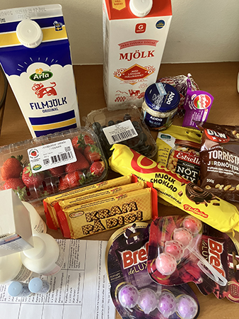 Apoteksvaror fil mjölk kexchoklad kex sill bär babybel nötter toaspolmojänger Apoteksvaror fil mjölk kexchoklad kex sill bär babybel nötter toaspolmojänger