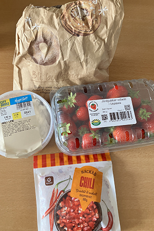 Bulle i påse limeaioli jordgubbar hackad chili