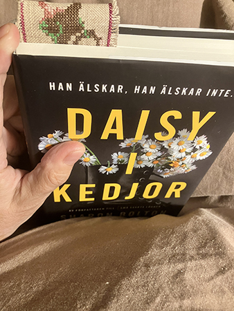 En tredjedel kvar att läsa i Daisy i kedjor