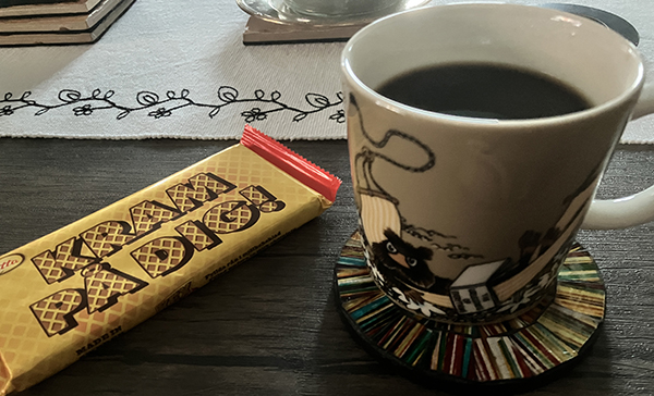 Kexchoklad Kram på dig o kaffe i Muminmugg Kexchoklad Kram på dig o kaffe i Muminmugg