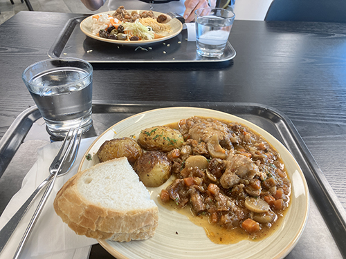 Kycklinggryta potatis o bröd Segerstedtrestaurangen Kycklinggryta potatis o bröd Segerstedtrestaurangen