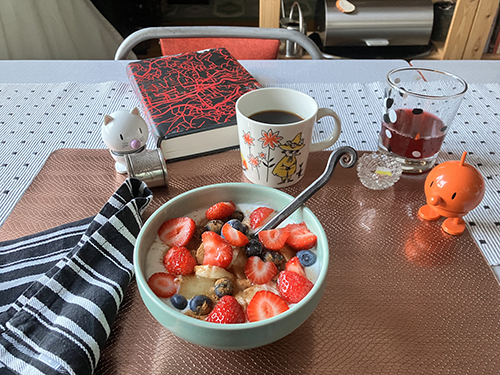Onsdagsfrukost fil med bär Hopptisarna o Profetens vinter