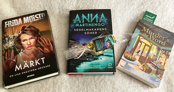 Frida Moistos bok Märkt Anna Martinengos bok Segelmakarens söner o godis Sue Minix bok Murder's the word