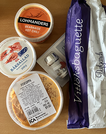 Hot Beasås räksallad fisksoppa kranstril vitlöksbaguette Hot Beasås räksallad fisksoppa kranstril vitlöksbaguette