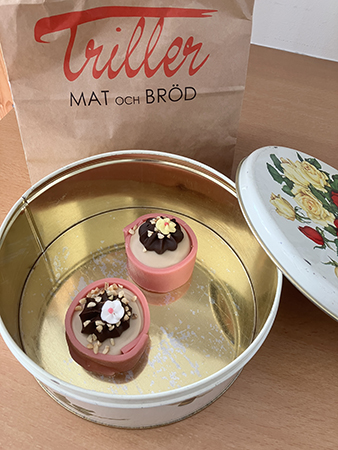 Två Noisette från Triller i min blomburk