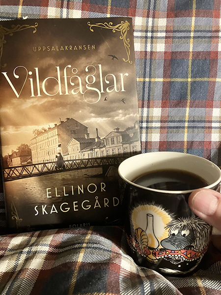 Vildfåglar och kaffe på sängen