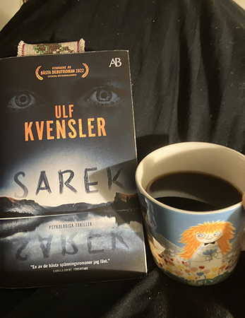 Boken Sarek och kaffe på sängen Boken Sarek och kaffe på sängen
