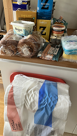 Fil kaffe pulled turkey bregott bullar kalkonkorv sås svamp värmeljus toapapper