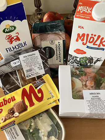Fil mjölk kalkon paj choklad getostsallad smörgåstårta