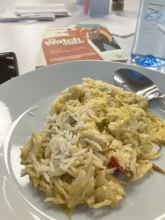 Fisk o rislunch i matsalen med The Watchmaker