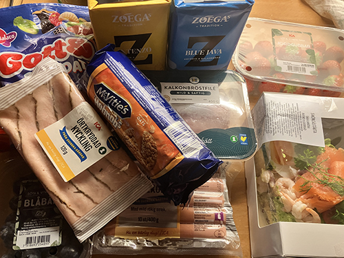 Godis kaffe kalkonfilé pålägg kex bär korv smörgåstårta
