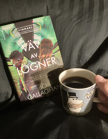 Kaffe på sängen till Väv av lögner