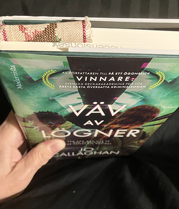 Knappt halvvägs i Väv av lögner