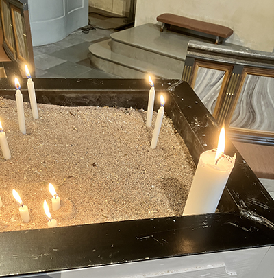 Ljus för mina oktobernära och kära i Vaksala kyrka Ljus för mina oktobernära och kära i Vaksala kyrka
