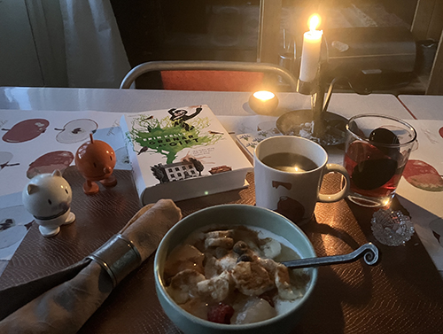 Måndagsfrukost med Hopptisarna levande ljus fil Grenar av gift