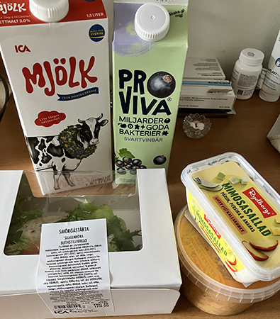 Mjölk Pro Viva smörgåstårtbit mimosasallad o fisksoppa