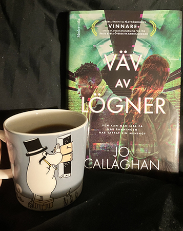 Muminpappan spikar för fönstren kaffemugg o boken Väv av lögner Muminpappan spikar för fönstren kaffemugg o boken Väv av lögner