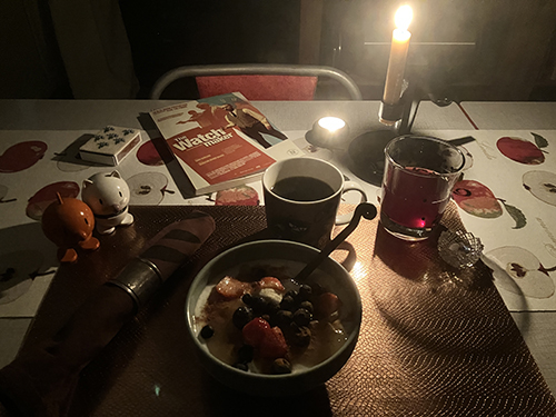 Onsdagsfrukost med Hopptisarna The Watchmaker o levande ljus Onsdagsfrukost med Hopptisarna The Watchmaker o levande ljus